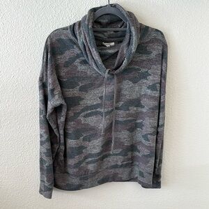 Maurice’s Camo Knit Top Large